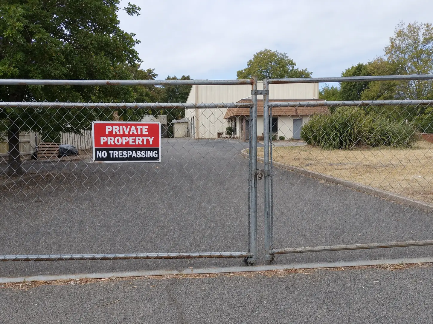 No trespassing signs in California: Requirements, wording and placement